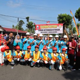 SMK NEGERI 2 LUBUK BASUNG IKUT MEMERIAHKAN PAWAI ALEGORIS YANG DIADAKAN OLEH PEMDA KAB. AGAM