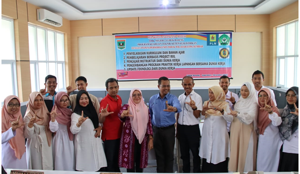 SMK Negeri Lubuk Basung Melakukan Penyelarasan Kurikulum dan Bahan Ajar Bersama Team PT. PLN (Persero) Unit Induk Wilayah Sumatera Barat