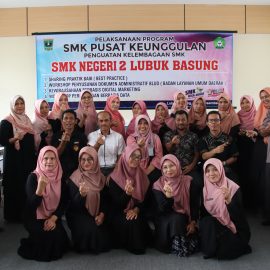 Sharing Praktik Baik (Best Practice) Pada Program SMK Pusat Keunggulan SMK N 2 Lubuk Basung bersama dengan Reni Fitriana, S.Pd. M.M dari SMK N 6 Yogyakarta