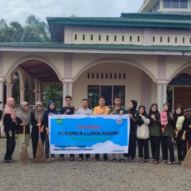 Menjalin silaturahmi dengan masyarakat setempat SMKN 2 Lubuk Basung melakukan kegiatan Bakti Sosial kerumah-rumah Ibadah